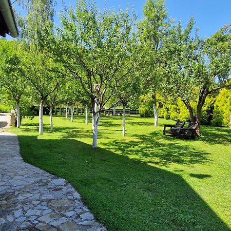 Holiday Home Emir Racic Екстериор снимка