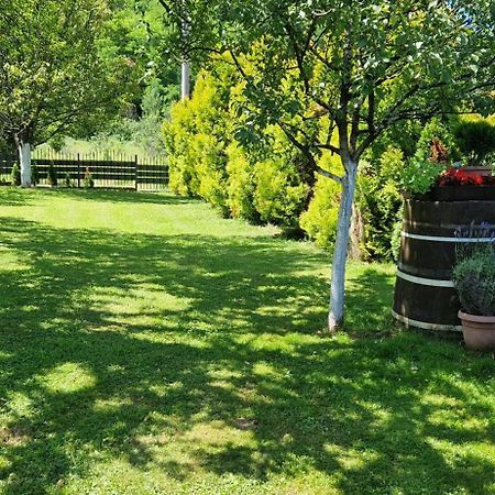 Holiday Home Emir Racic Екстериор снимка