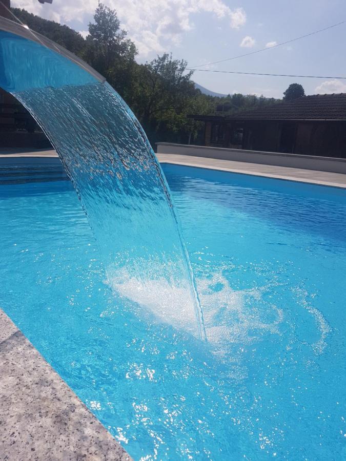 Holiday Home Emir Racic Екстериор снимка