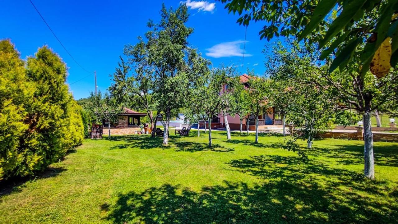Holiday Home Emir Racic Екстериор снимка
