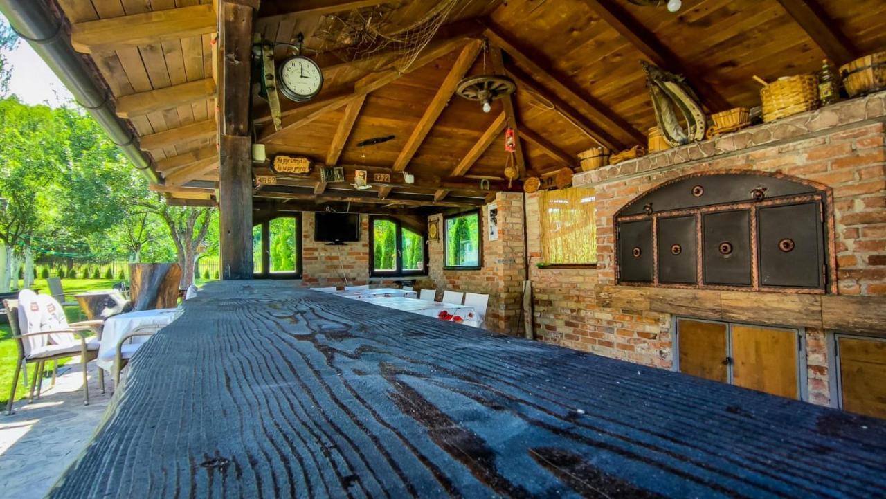 Holiday Home Emir Racic Екстериор снимка